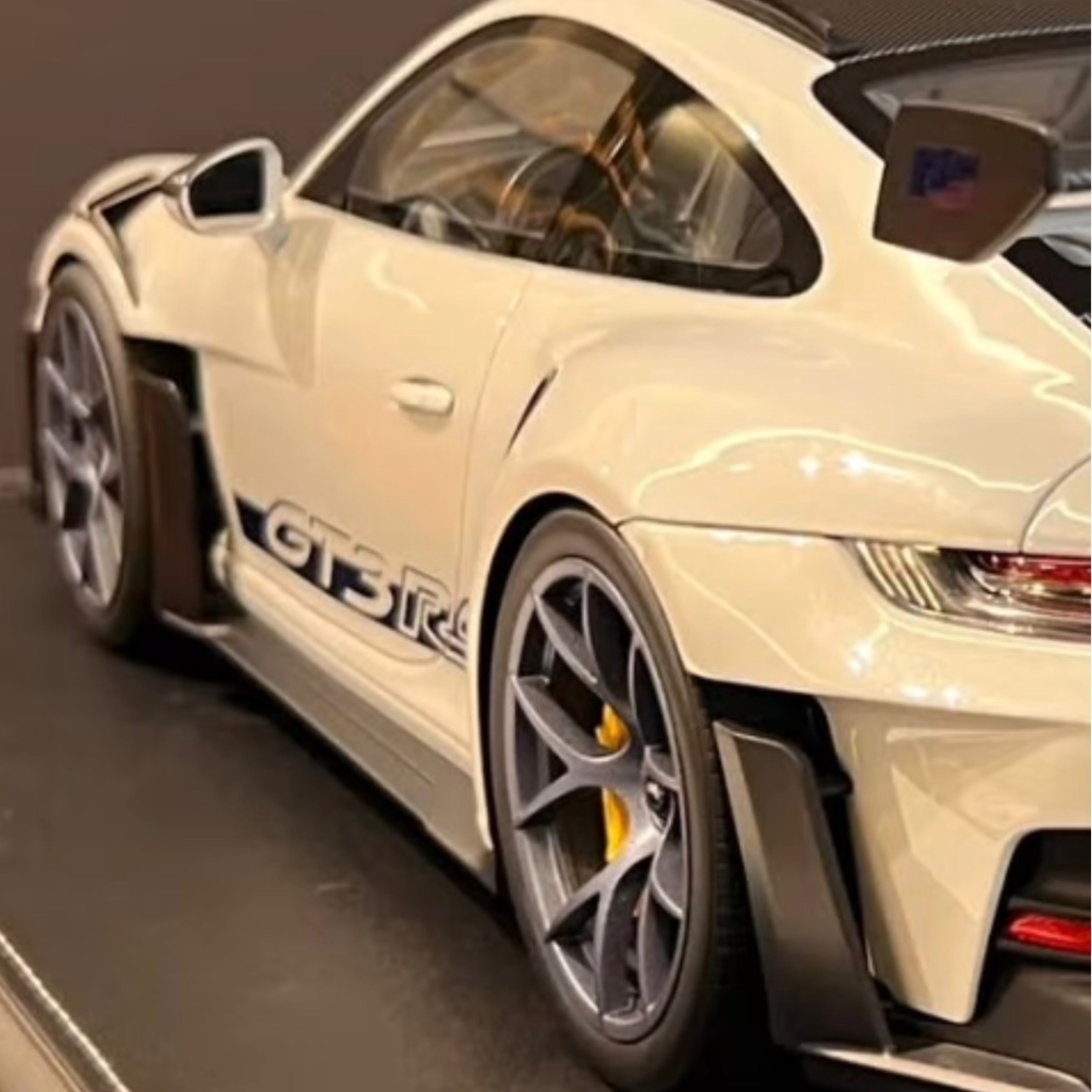 Porsche 992 GT3 RS | Scale: 1:12 | Manufacturer: Ivy Model | Color: Ice Gray / Dark Blue | Limited Edition: 10 Worldwide | Edition: 10/10