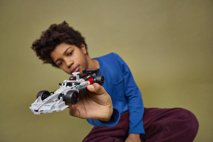 Audi Revolut F1® Team R26 Race Car | LEGO®