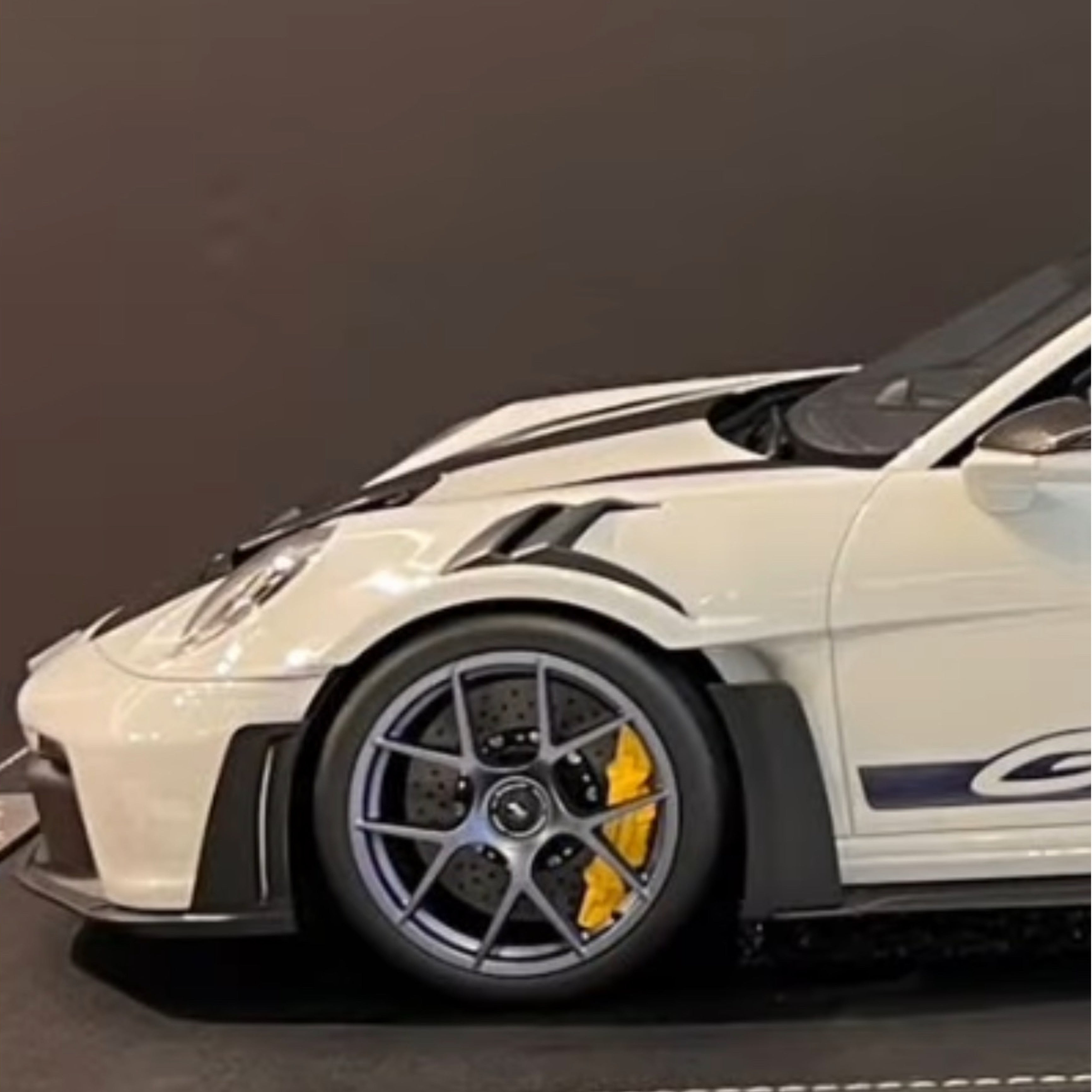 Porsche 992 GT3 RS | Scale: 1:12 | Manufacturer: Ivy Model | Color: Ice Gray / Dark Blue | Limited Edition: 10 Worldwide | Edition: 10/10