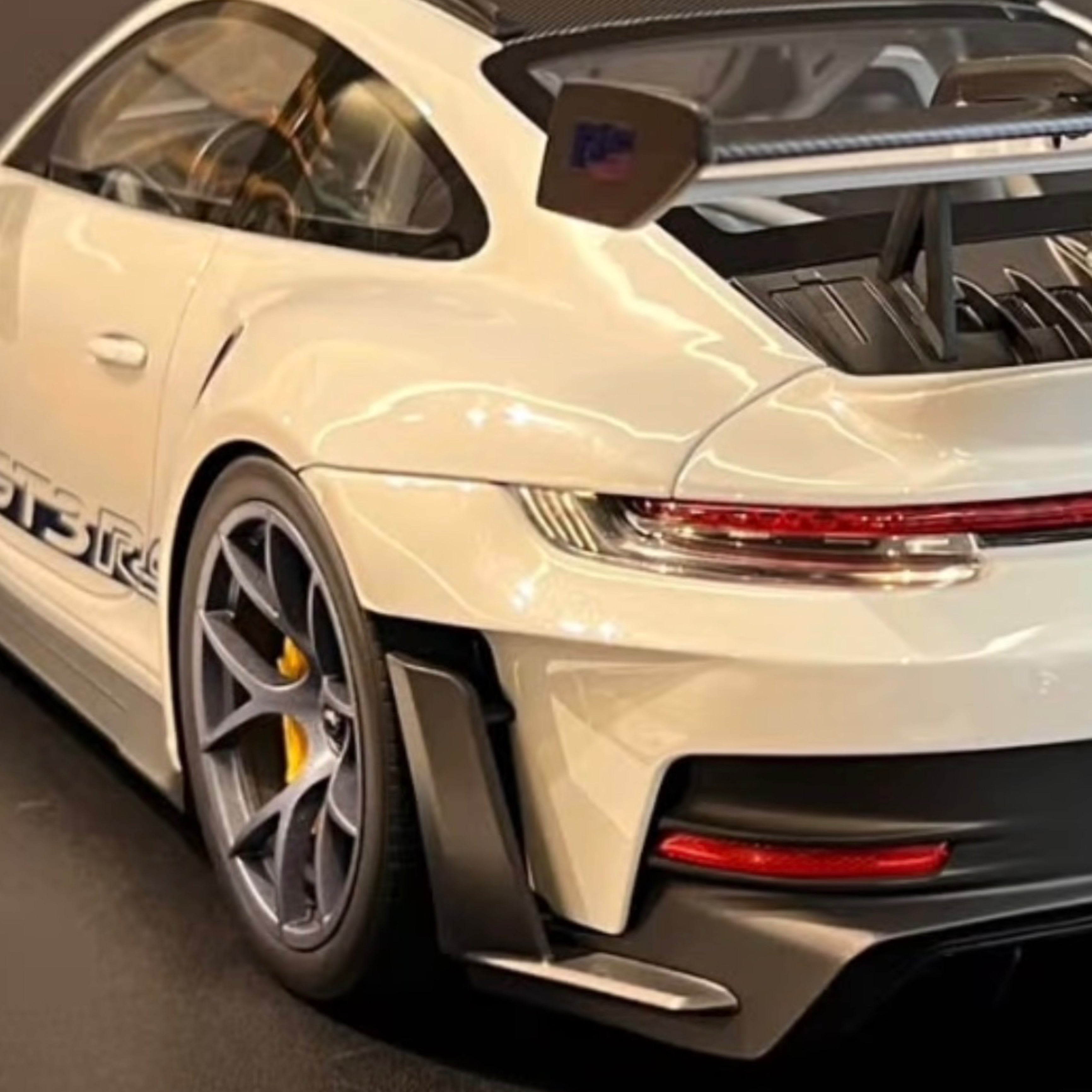 Porsche 992 GT3 RS | Scale: 1:12 | Manufacturer: Ivy Model | Color: Ice Gray / Dark Blue | Limited Edition: 10 Worldwide | Edition: 10/10