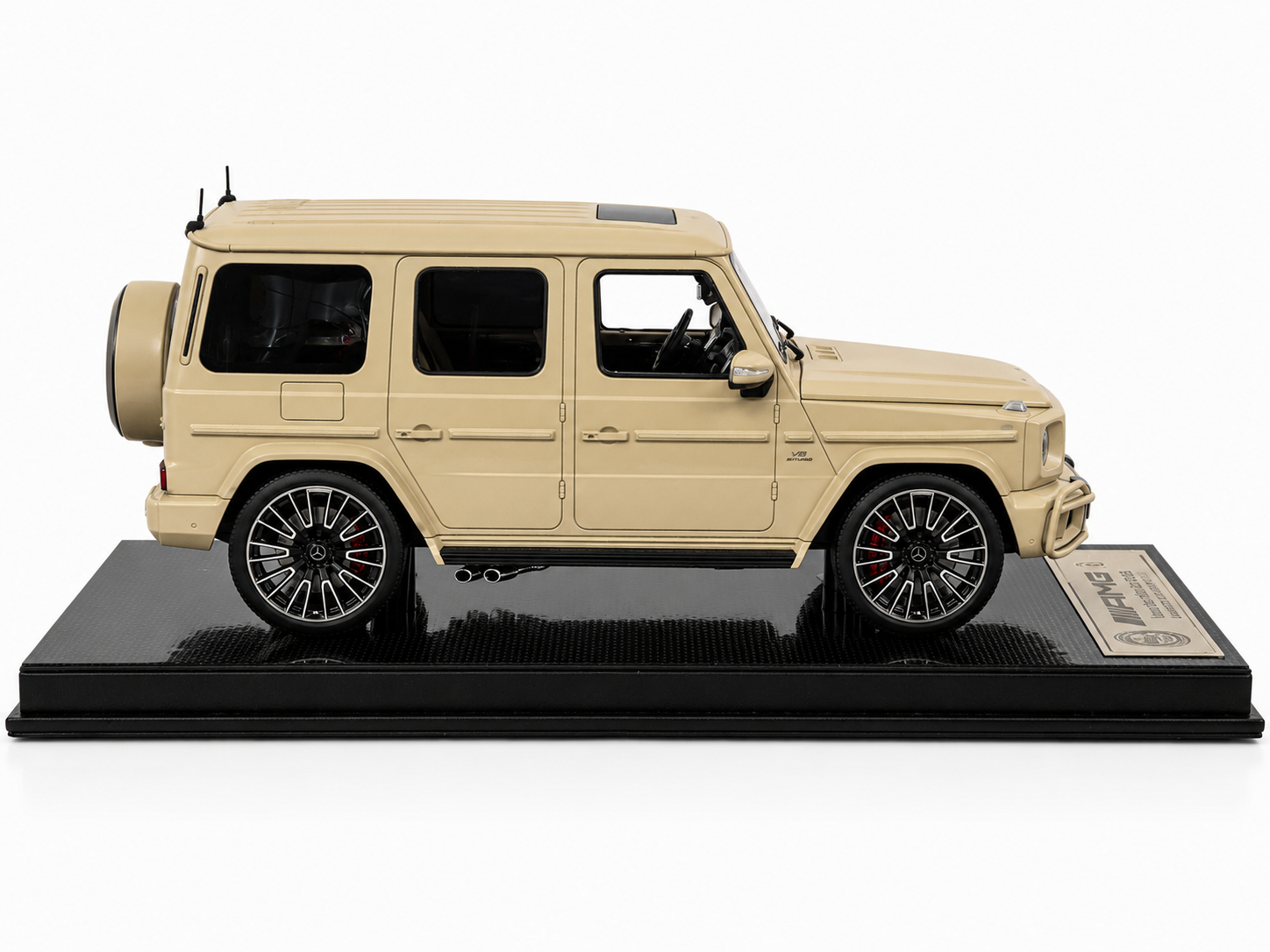 SE Models Mercedes-Benz AMG G63 2025 – Military Sand Beige (1:18 Resin, Limited to 63 pcs # 22/63)